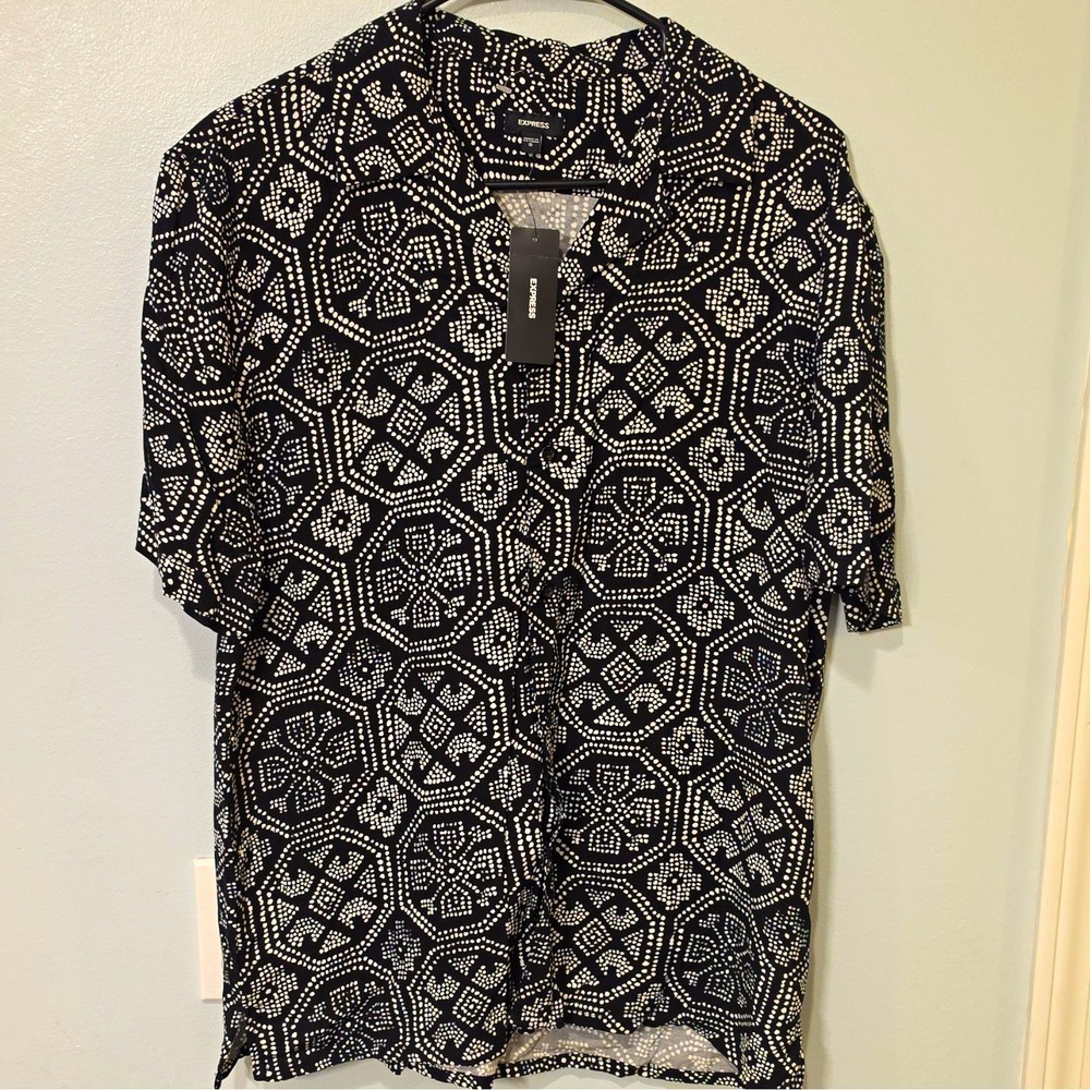 Express Men's Woven Rayon Geometric Button-Up Spread Collar S Black/White #388